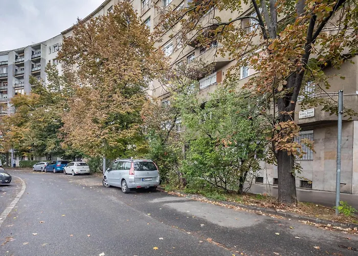 Balcony - - Sunny - Comfy *