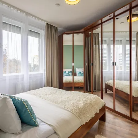 公寓 Balcony - - Sunny - Comfy *