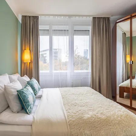 Balcony - - Sunny - Comfy Appartement Budapest