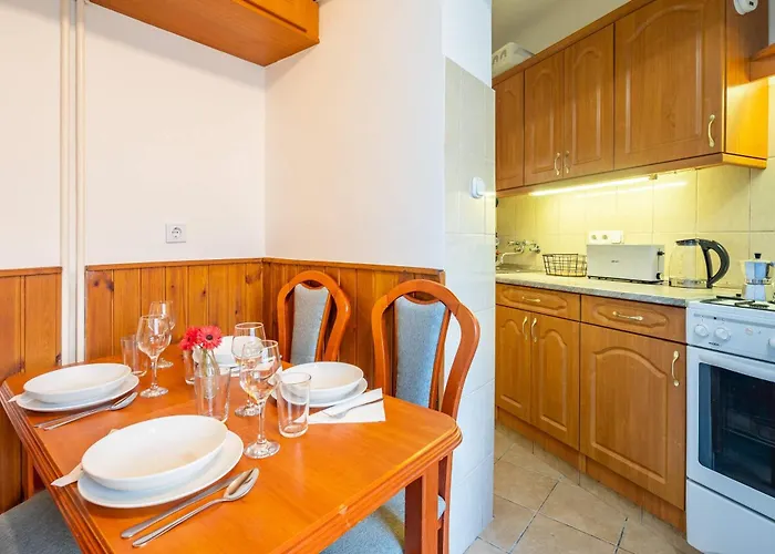 Balcony - - Sunny - Comfy Appartement